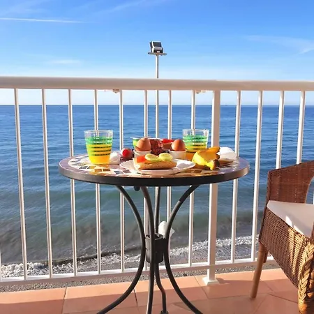 Apartment Over Torrecilla Beach Promenade